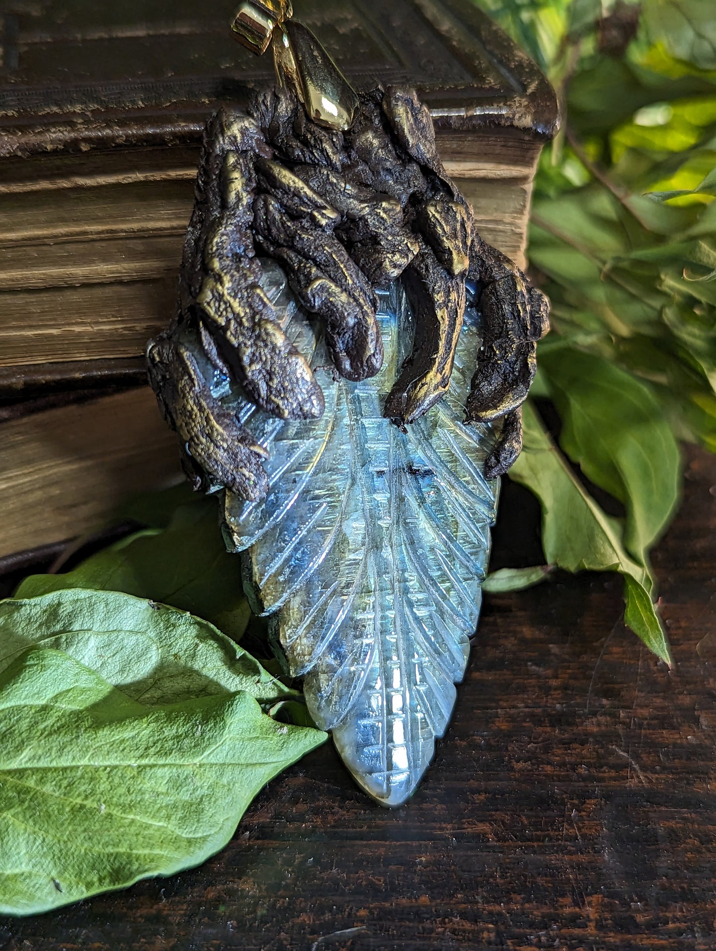 Talisman Feuille de labradorite