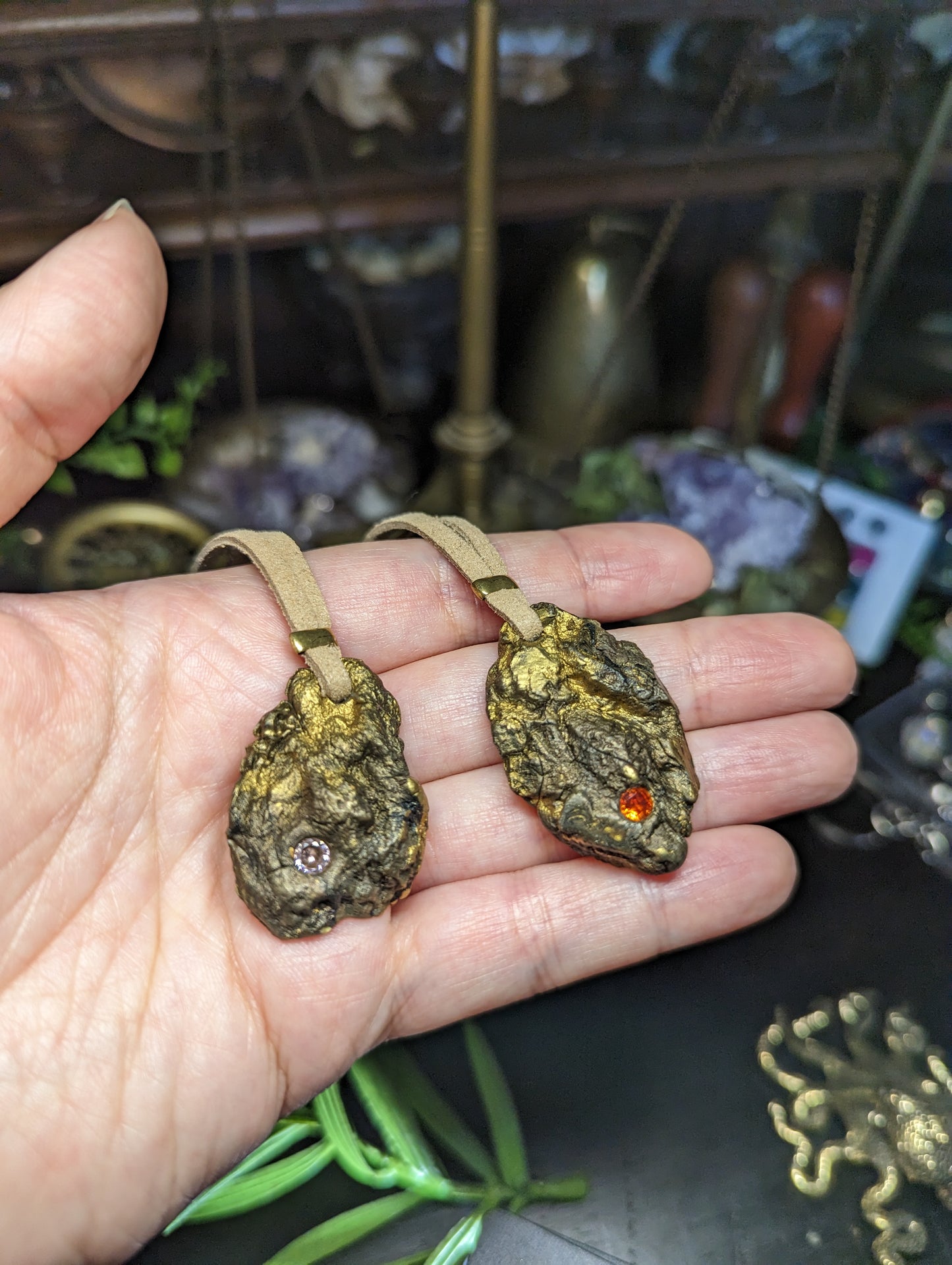 Lilac and sparkles pendant